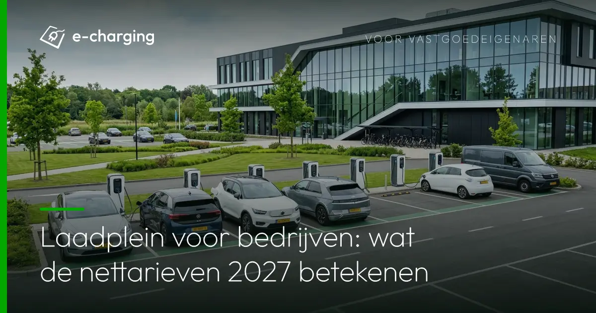Laadplein voor bedrijven met meerdere laadpalen voor elektrische auto's op een bedrijventerrein in Nederland